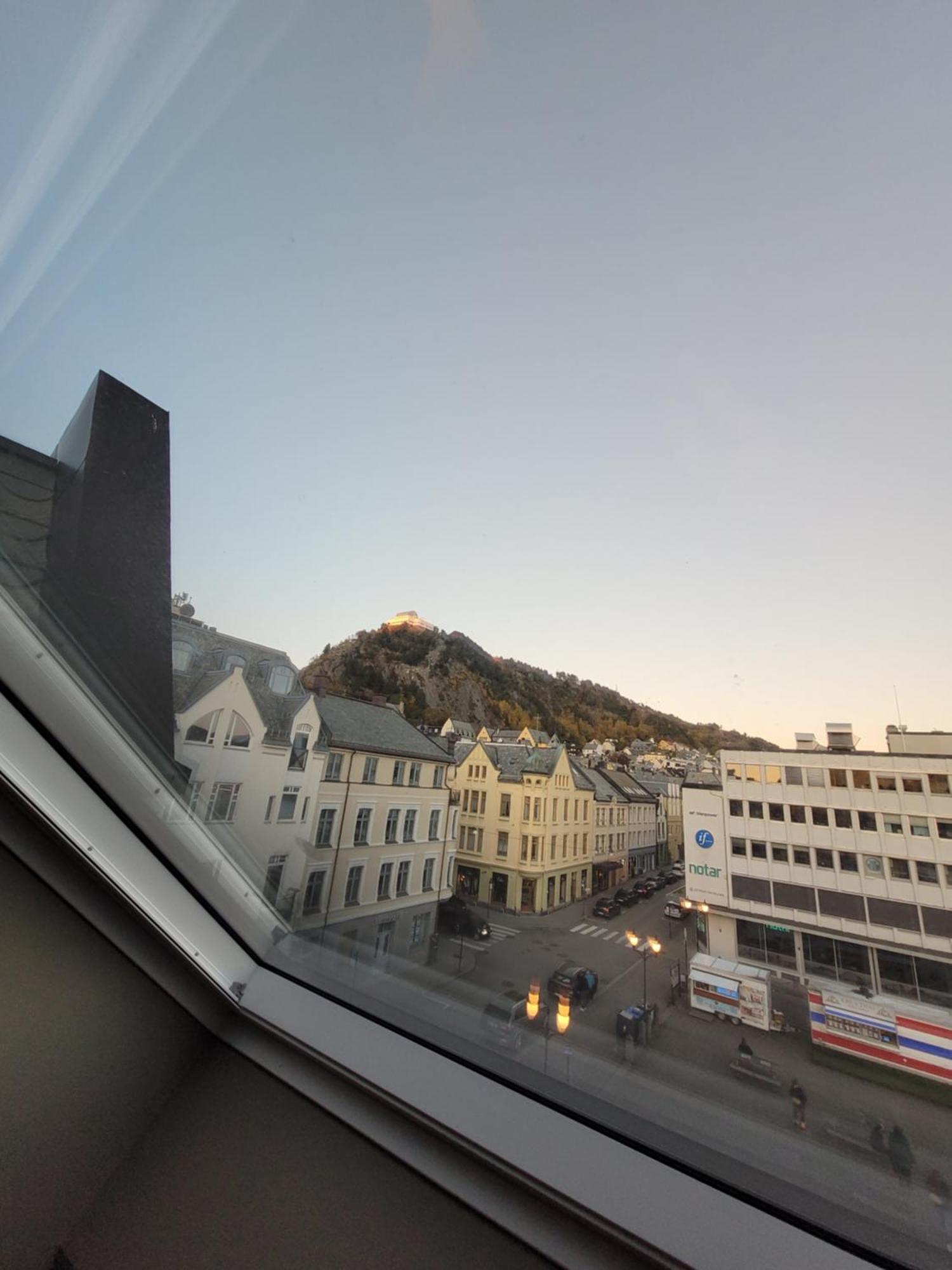 Single Elegant Room I Sentrum- Sea View Ålesund Exterior foto